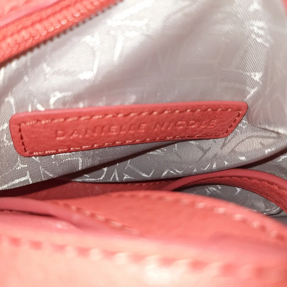 Coral and Metallic Pink Women's Bag Set NWOT - Picture 2 of 2